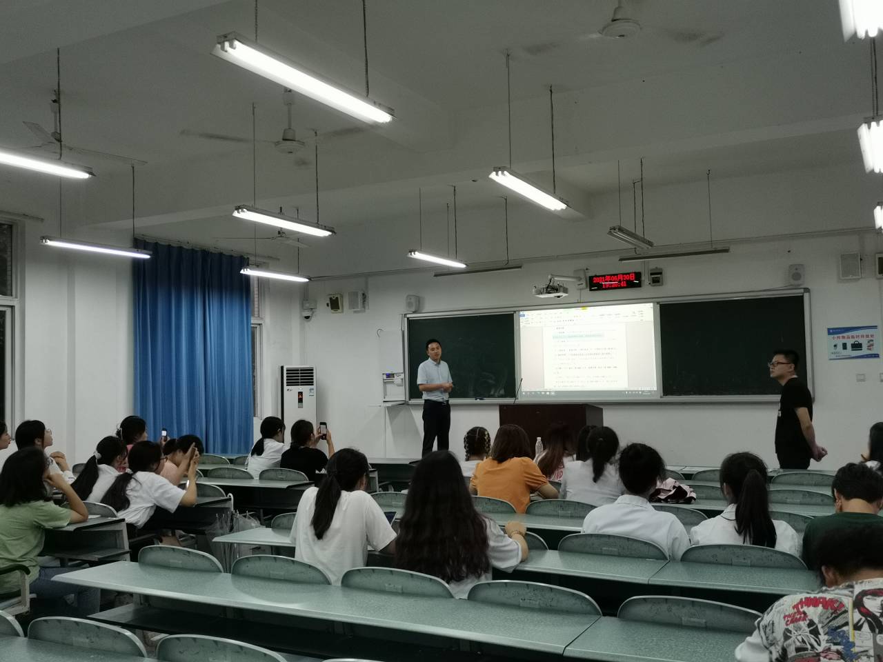 中安保实业集团进行专场招聘8.jpg 中安保实业集团进行专场招聘8.jpg