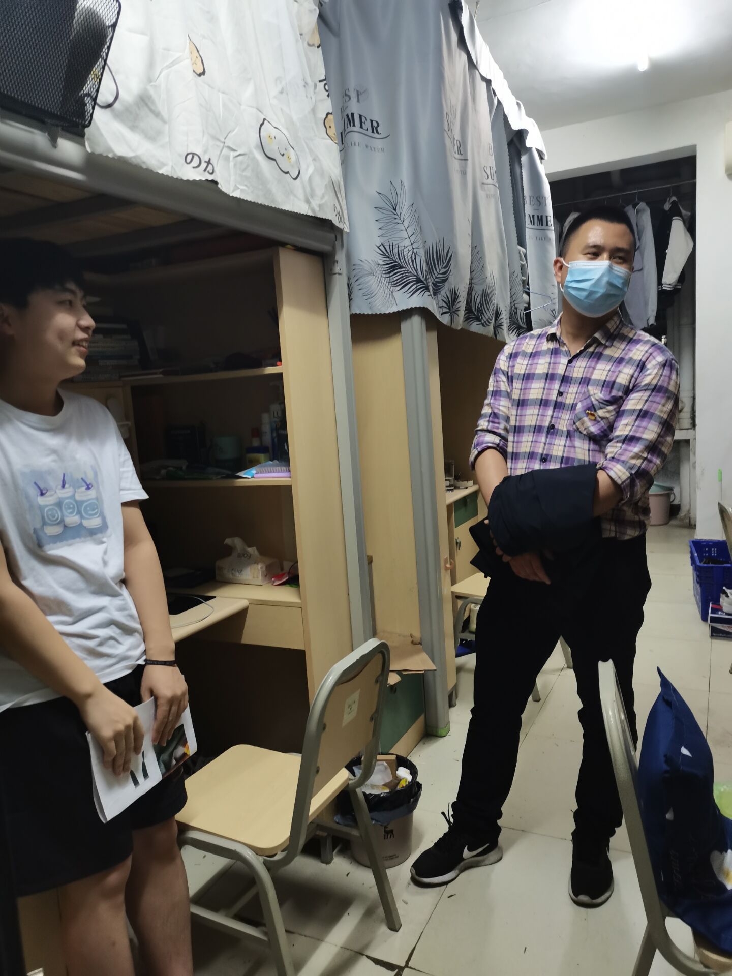 巡查寝室.jpg 巡查寝室.jpg